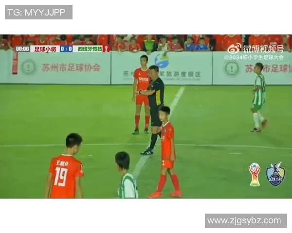 足球宝贝与球星之间的默契配合与幕后故事揭秘 足球宝贝与球星之间的默契配合与幕后故事揭秘