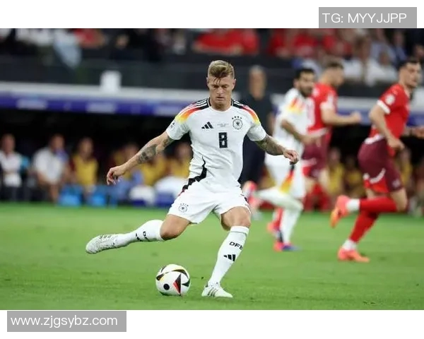 德国战车足球队明星球员盘点及其成就分析 德国战车足球队明星球员盘点及其成就分析