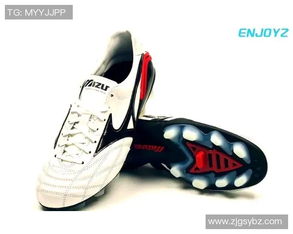 穿美津浓足球鞋的球星们如何成就足球场上的非凡表现与荣耀